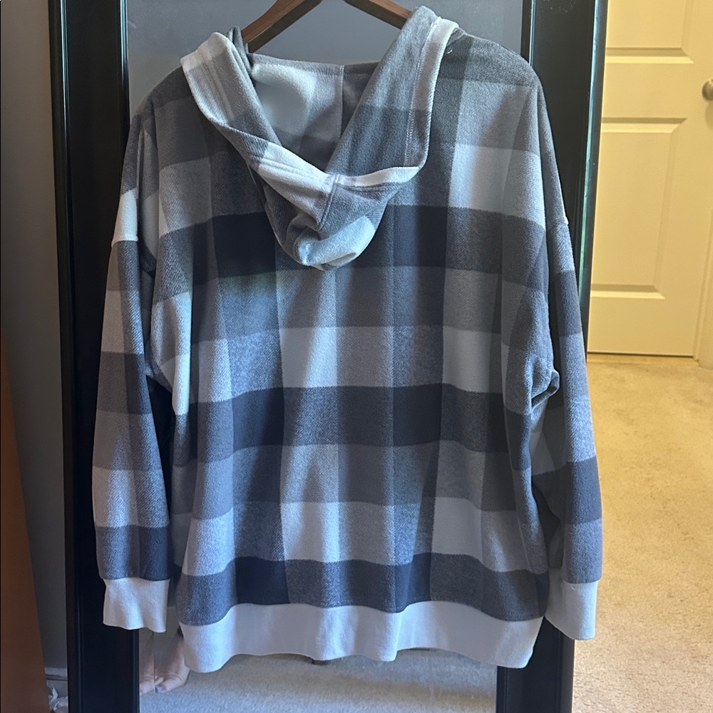 Old Navy Micro Performance Fleece Henley Hoodie - Picture 6 of 7